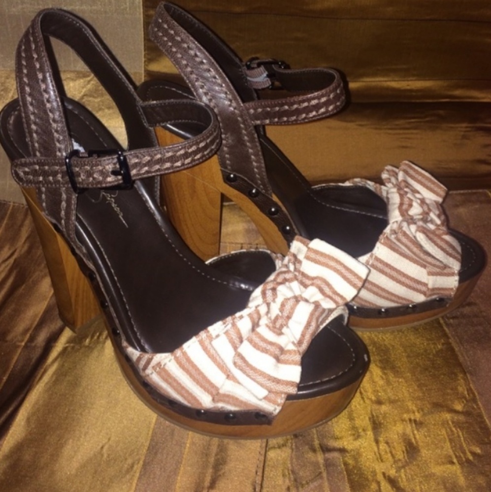 Jessica Simpson heels